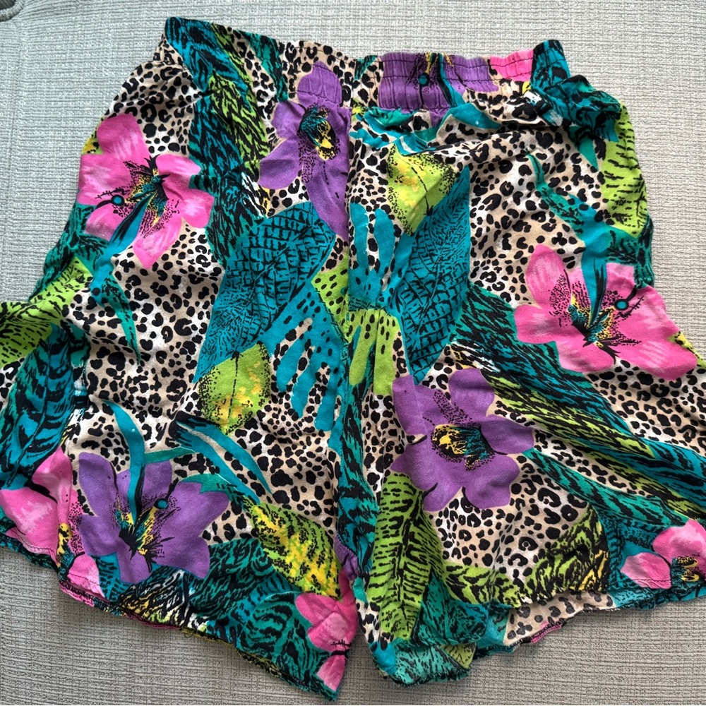 Vintage Tropical Floral Women's Shorts